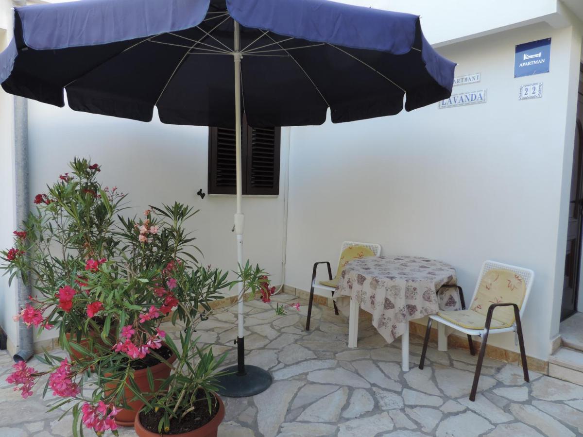 Apartmani Lavanda Pag Town Exterior photo
