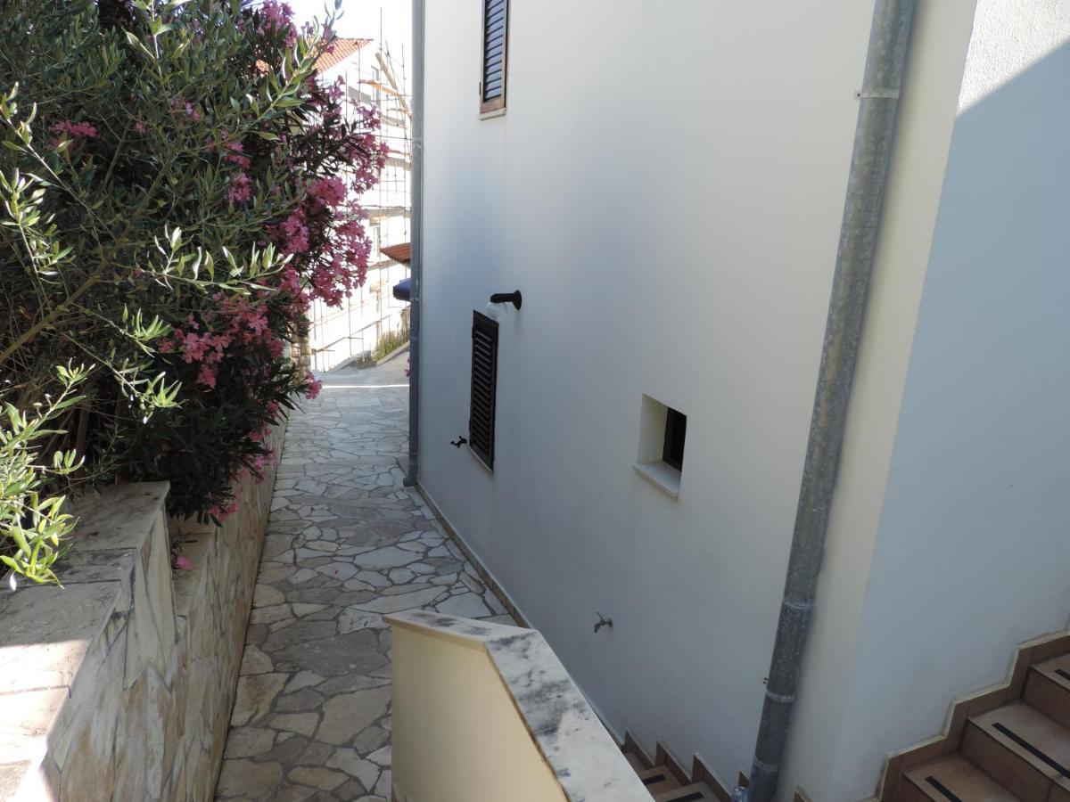 Apartmani Lavanda Pag Town Exterior photo