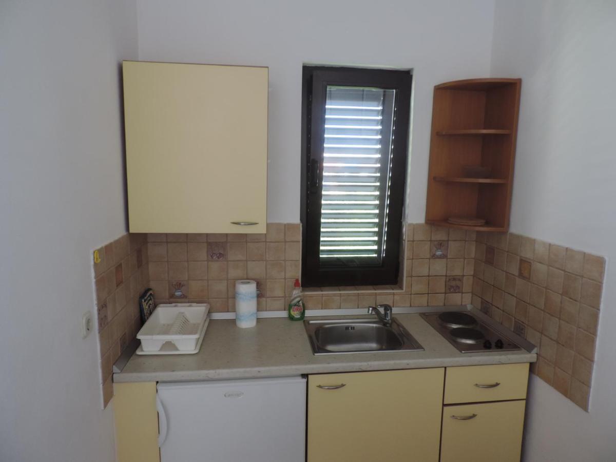 Apartmani Lavanda Pag Town Room photo